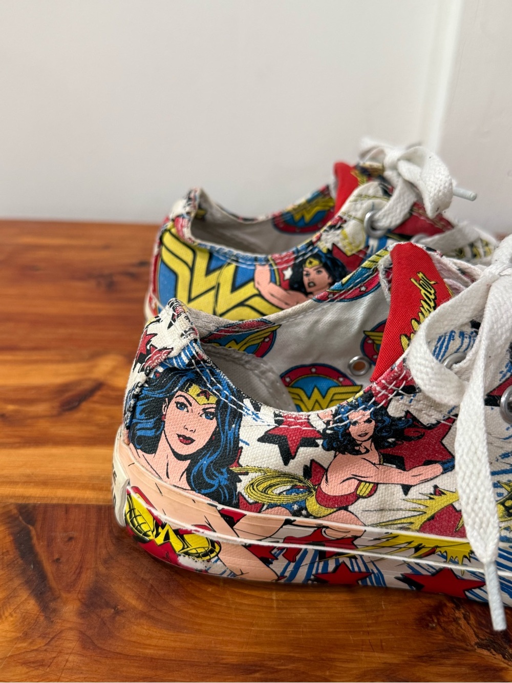 Converse Wonder Woman Sneakers - Picture 3 of 8
